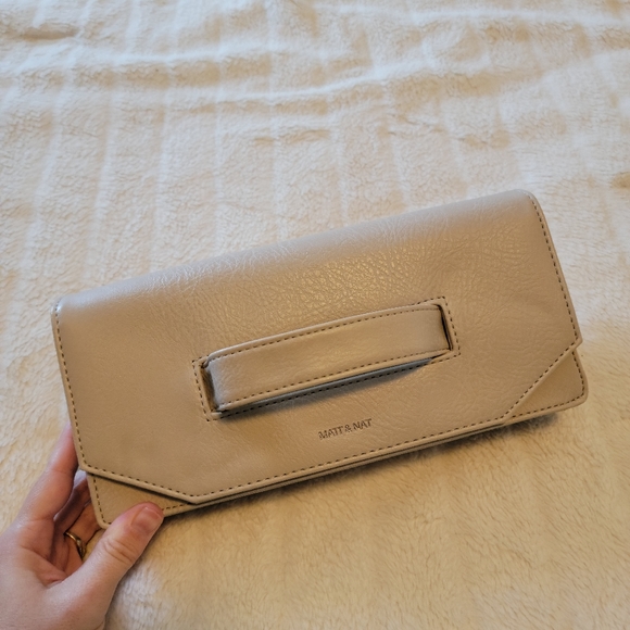 SOLD Matt & Nat abiko clutch - Picture 2 of 5